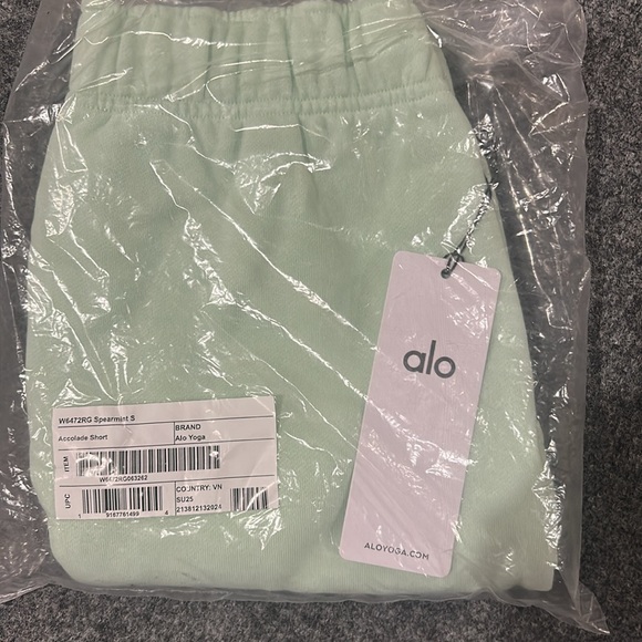 Alo accolade short spearmint S - Picture 7 of 7